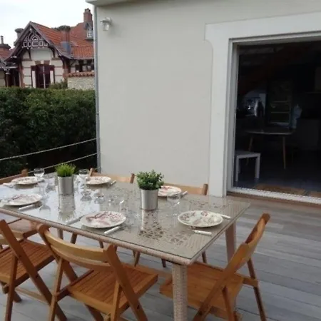 Villa House 3 *
